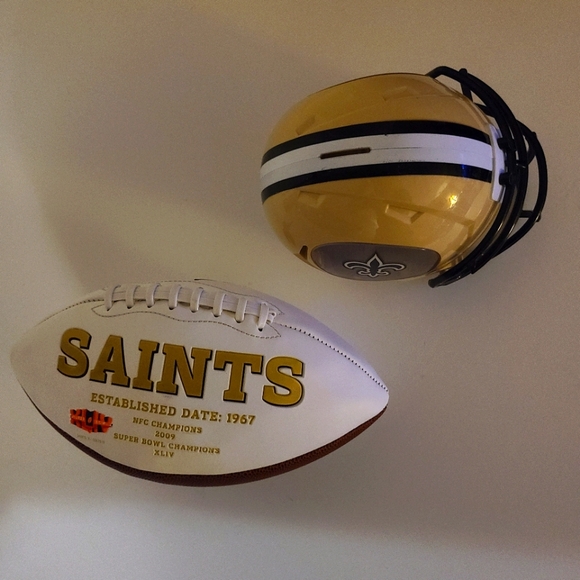 New Orleans Saints limited superBowl Football & piggy Bank collector items - Picture 7 of 9